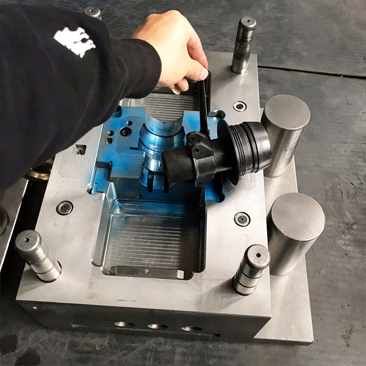 管道直接模具及產(chǎn)品